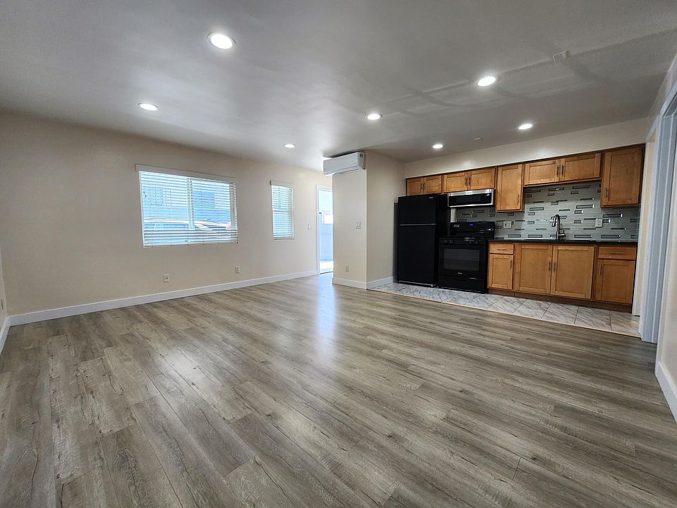 1st image of 172 N Mariposa Ave APT B