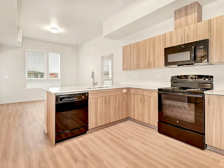 Parkway Apartments — Photo 41
