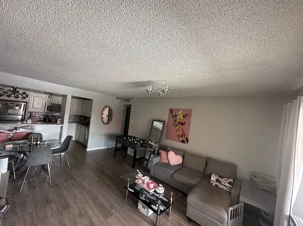 10501 SW 108th Ave APT A212, Miami, FL 33176