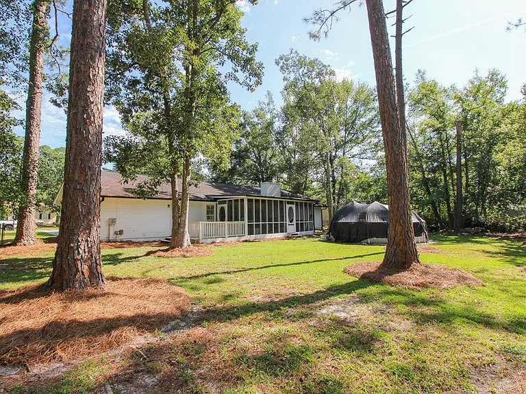 2821 Clayton Dr — Photo 26