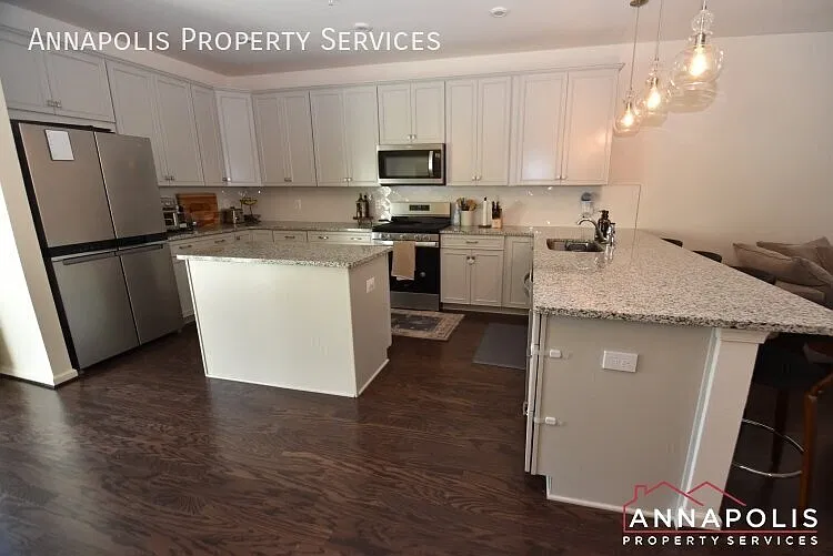 1333 hawk hollow drive — Photo 2