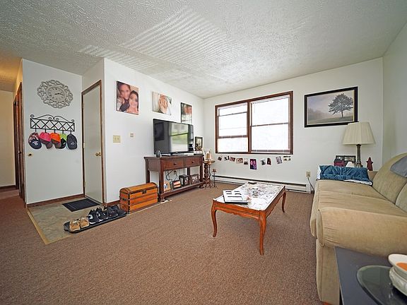 4th image of 284 W 12th St