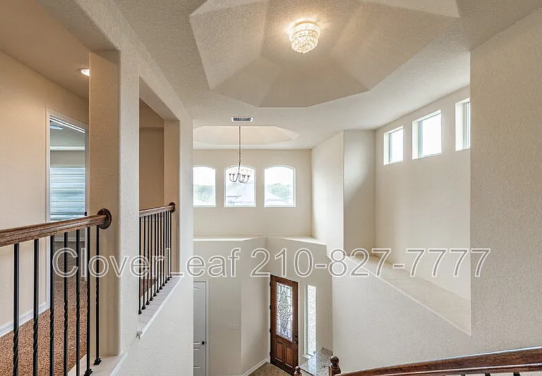 6126 Lowrie — Photo 32