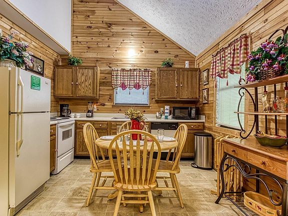 5th image of 1729 Austin View Way