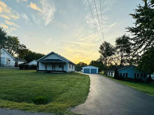 205 Mann Ave, Austin, IN 47102
