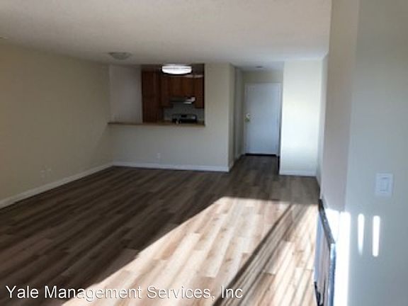 5th image of 13733 Burbank Blvd APT 101