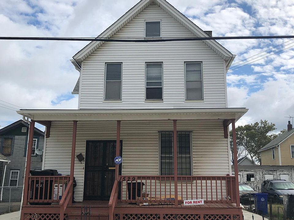 1st image of 1529 E 32nd St