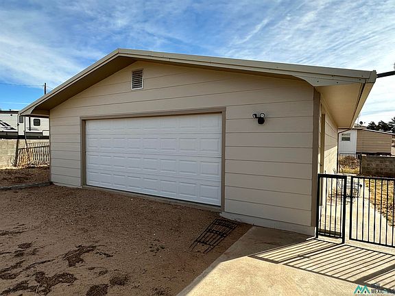 2nd image of 102 Hopi St