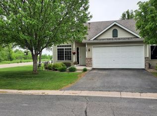 523 Creekside Dr, Buffalo, MN 55313