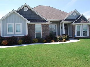 203 Bridgewater Dr, Barling, AR 72923