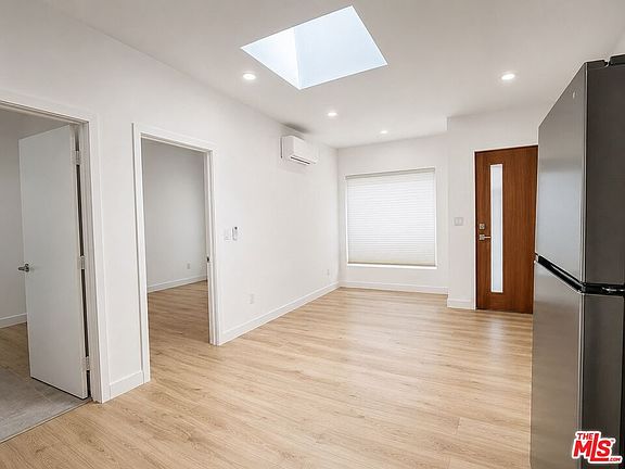 5th image of 233 N Berendo St #5
