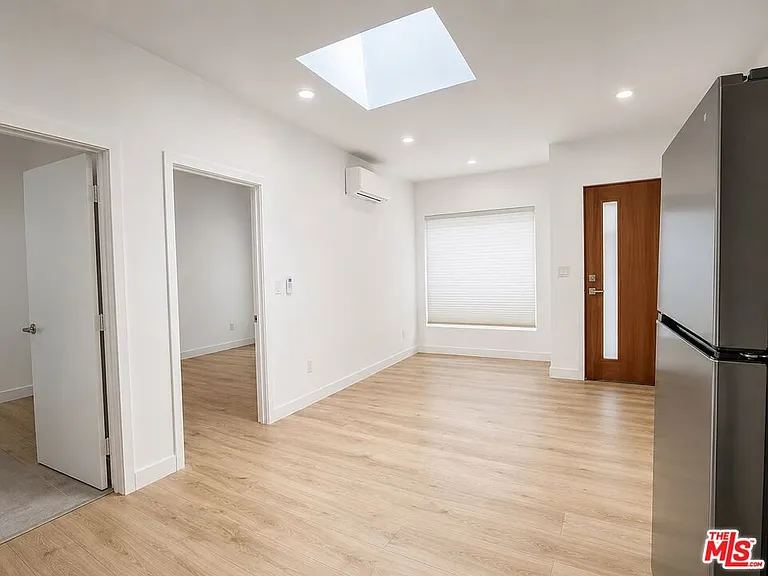 233 N Berendo St #5 — Photo 5
