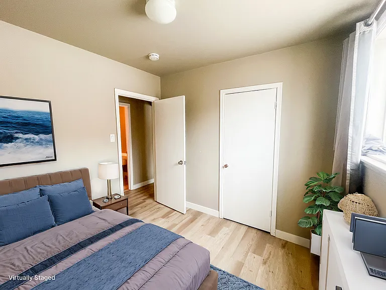 1544 Alexandra St — Photo 14