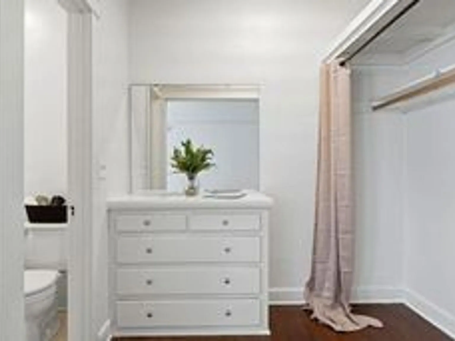Melrose Apartments - Charming & Historic in the heart of Banker's Hill — Photo 4
