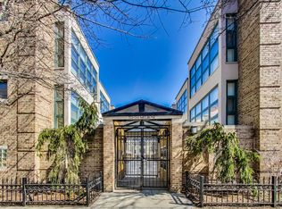 757 W Melrose St, Chicago, IL 60657