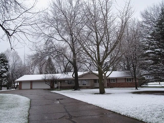 1511 Meriden St photo 1