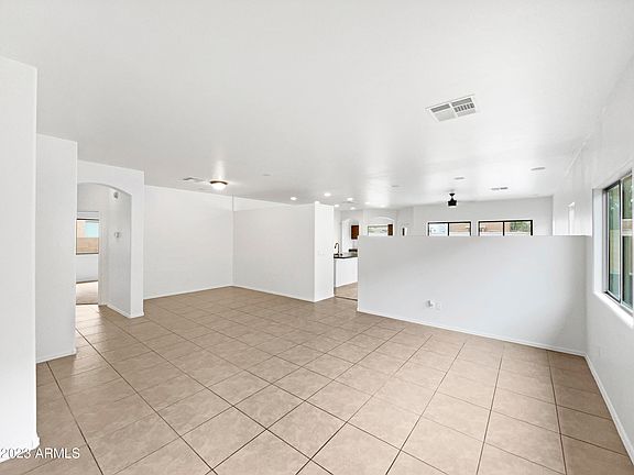 4th image of 635 W AGRARIAN HILLS Drive