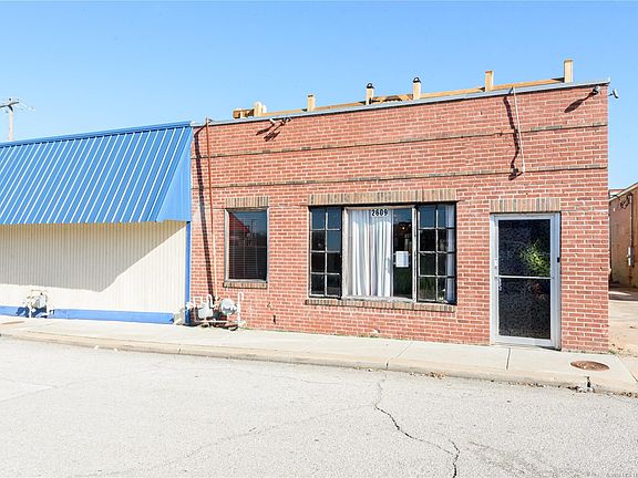 2nd image of 2609 W 40th Pl