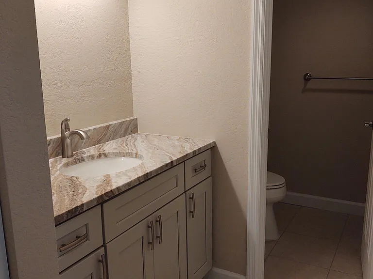1524 SE Royal Green Cir #Q102 — Photo 10