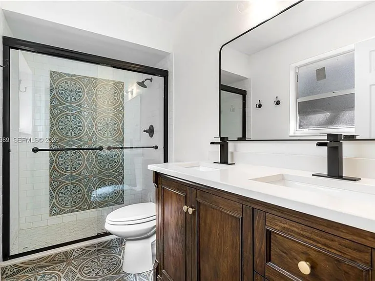 5840 SW 37th Ave — Photo 10