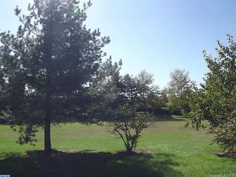 111 Ravens Crest Dr — Photo 8