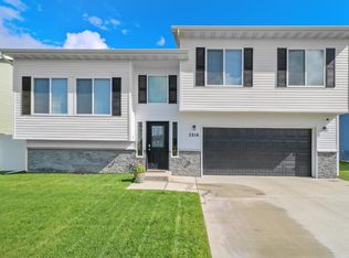 3216 Kodiak St NW, Minot, ND 58703