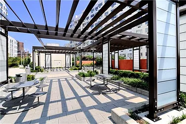 Rented by R New York