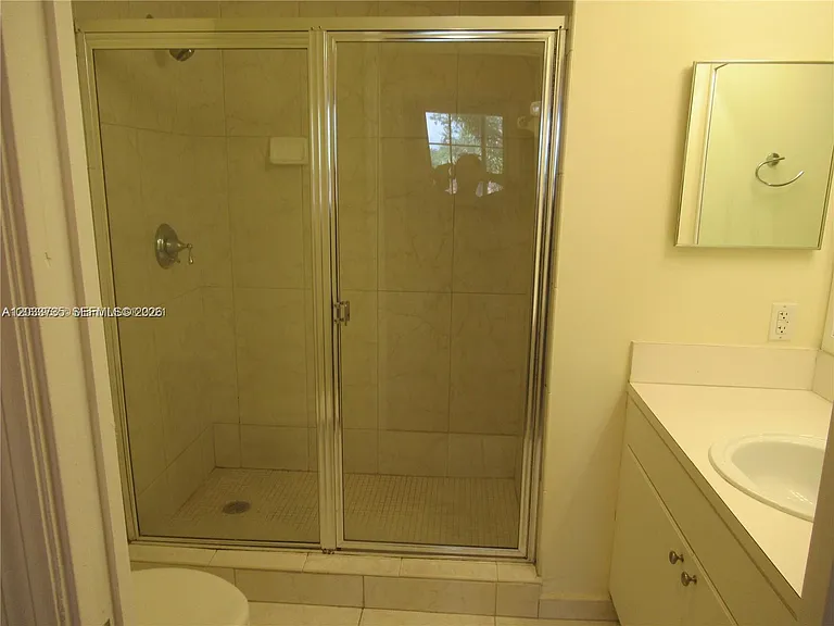 6801 SW 44th St #203 — Photo 14