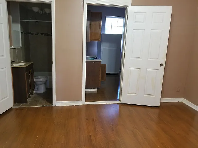 398 N Spring St — Photo 4