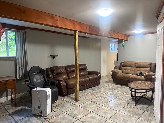 3rd image of 391 Five Springs Rd