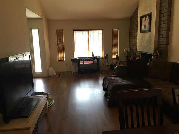 5th image of 9740 Benavente Pl
