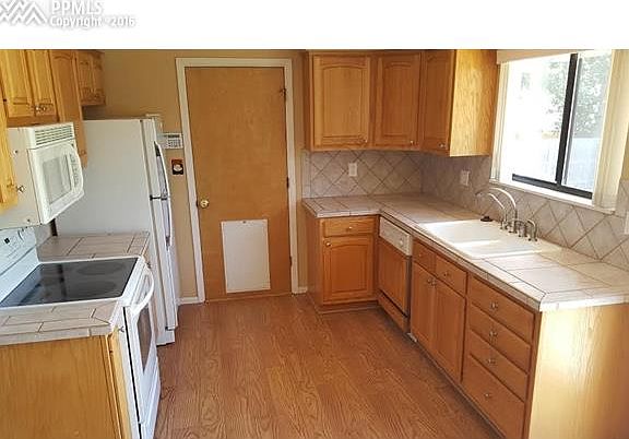 4th image of 4920 Hackamore Dr N