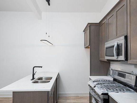 4th image of 1907 S Blue Island Ave #1907/09-2