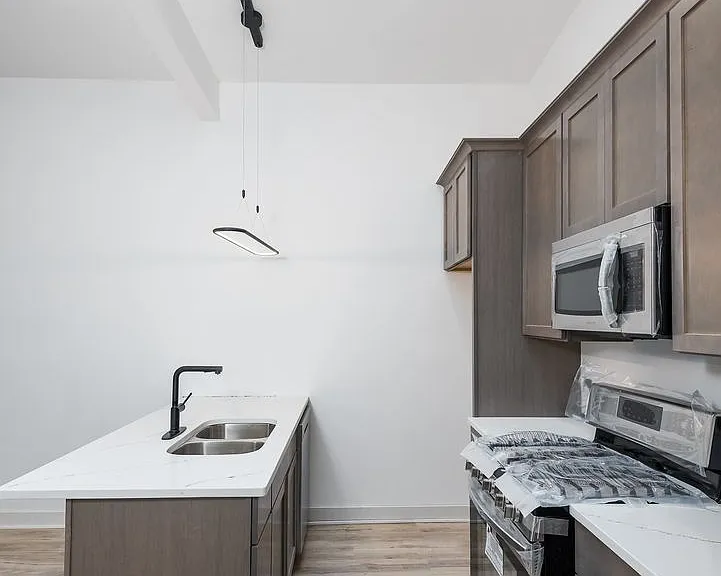 1907 S Blue Island Ave #4 — Photo 17