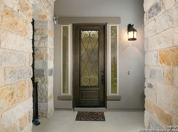 2nd image of 8007 Cedar Knoll Dr