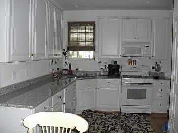 3rd image of 132 Hermitage Blvd