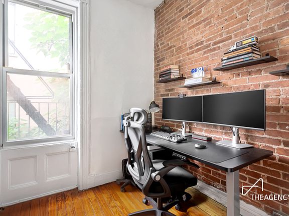 4th image of 334 W 17th St APT 4R