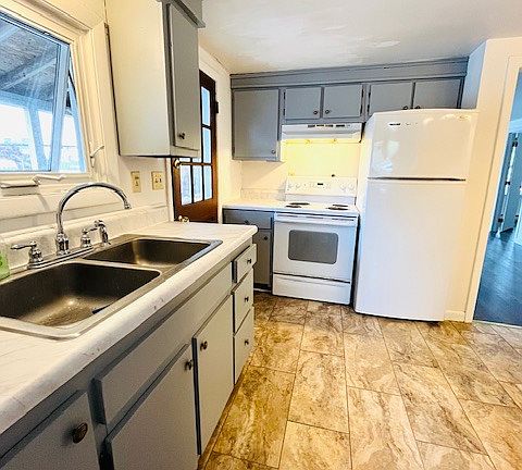 Kitchen & Appliances