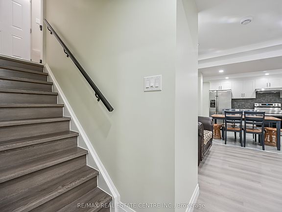 5th image of 31 Joseph Ct