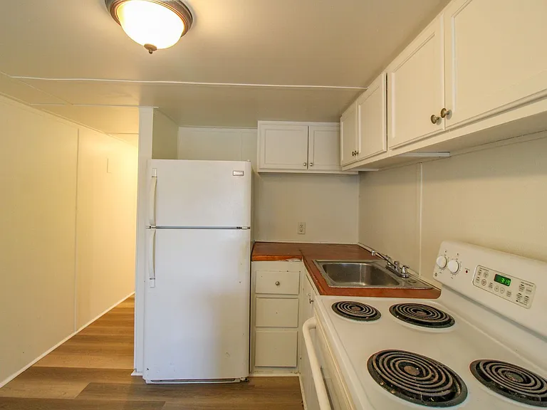 15 Simpson Rd — Photo 5