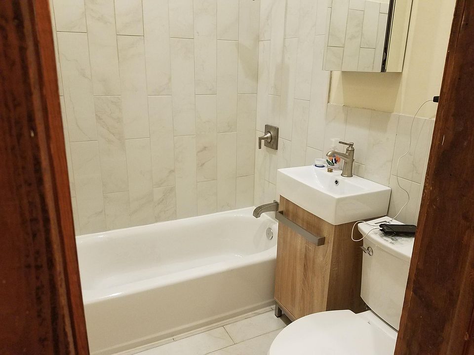 1st image of 3101 N Sheffield Ave APT 3N