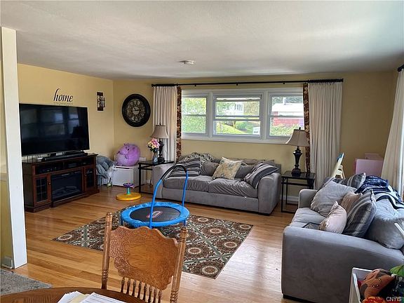 4th image of 225 Wynnfield Dr