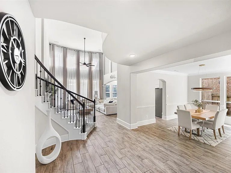 2736 Ahnya Ln — Photo 9