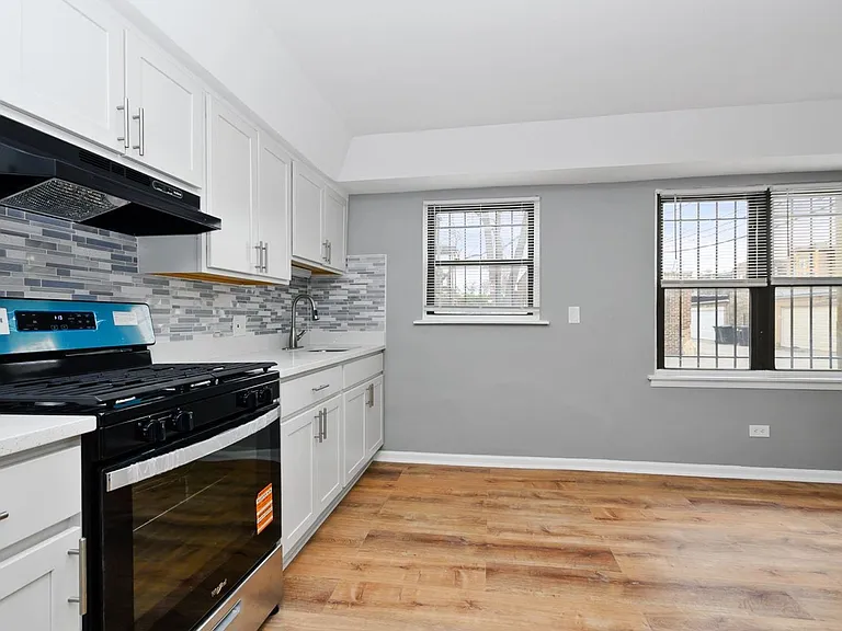 7900 S. Paxton Ave. — Photo 15