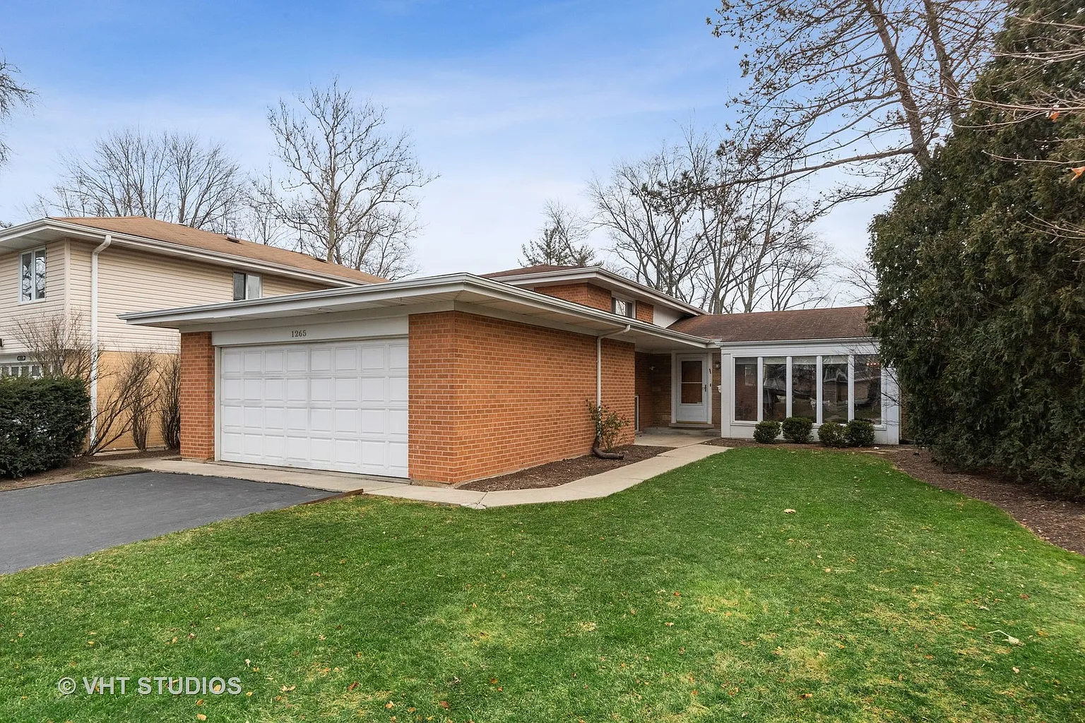 1265 Oxford Rd photo 1