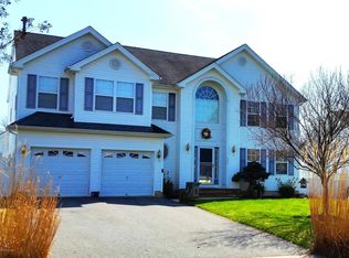 121 Cruise Rd, Manahawkin, NJ 08050