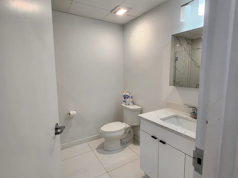 30.3 Vroom St #602 — Photo 14