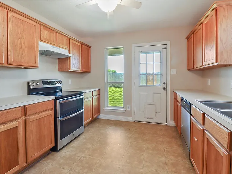 14926 Diamond Way — Photo 4