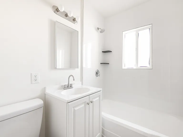 11218 Morrison St #6 — Photo 13