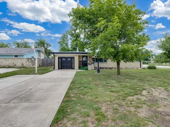 528 Sweezy St, Halstead, KS 67056
